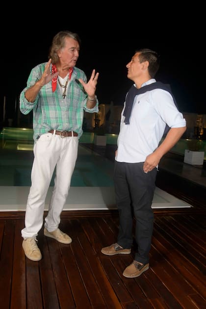 Pancho y Antonio Rodríguez Duarte. "Nos quedamos charlando aparte, es un artista muy talentoso y generoso. Me regaló un cuadro divino de las nenas".