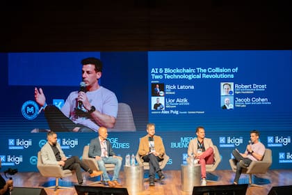 Panel sobre Blockchain & IA que formó parte de MERGE, el evento que reúne expertos de Europa en Latinoamérica para debatir sobre la Web3. Crédito: XBO.