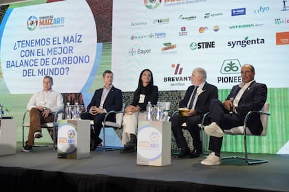 Panel sobre la huella de carbono: Sebastián Galbusera, Rodolfo Bongiovanni, Leticia Tuninetti, Fernando Vilella y Pedro Vigneau