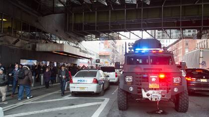 Pánico en Nueva York: se registró una fuerte explosión en una terminal de ómnibus