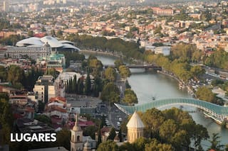 El pequeño país entre Europa y Asia que fue cuna del vino y se jacta de su hospitalidad y gastronomía