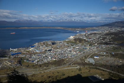 Panorámica de la ciudad de Ushuaia, donde se sintió el sismo ocurrido en el sur de Chile