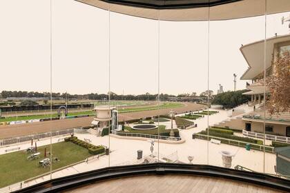 Panorámica de la pista desde la Tribuna Oficial.