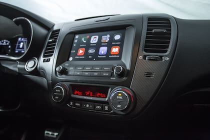 Pantalla de 7" y climatizador automático bizona