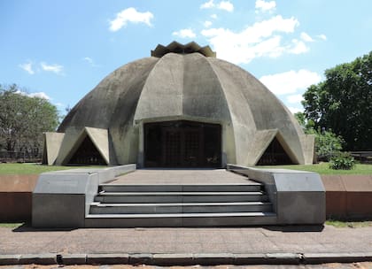 Panteón Nuestra Señora del Carmen, de las Fuerzas Armadas.