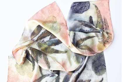 Pañuelos de todas las décadas de su vida: un infaltable del guardarropas