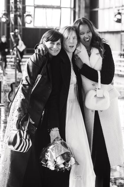 Paola Pravato, Gabriela Hearst y la escritora Roda Ahmed.