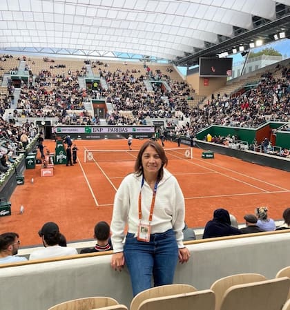 Paola Suárez regresó a Roland Garros tras un largo período, pero ahora como capitana de la BJK Cup