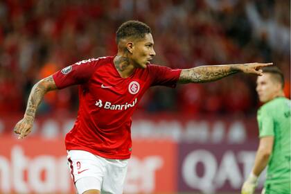 Paolo Guerrero, el 9 que le interesó a Boca para reforzar su delantera, ahora está libre