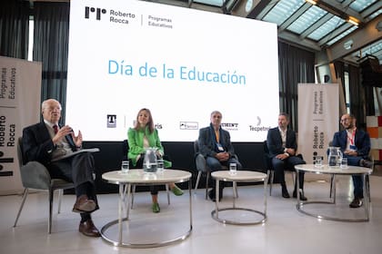 Paolo Rocca en una disertación sobre desafíos educativos