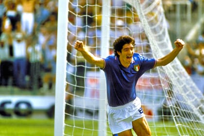 Paolo Rossi, en su momento más brillante, como líder de la Italia campeona del mundo en España 1982