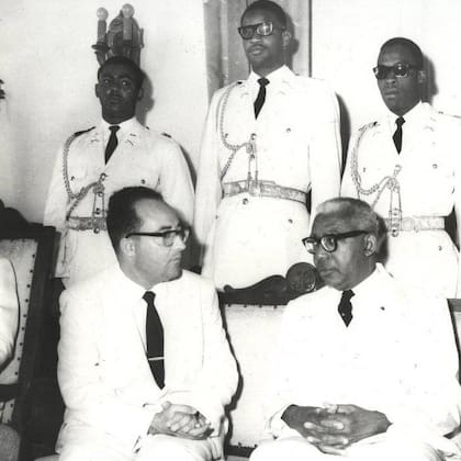 Papa Doc Duvalier, abajo a la izquierda, en el año 1963