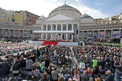 Papa Francisco pontífice visita Nápoles
