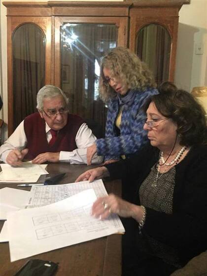 Papalardo firmó un acta al retomar su cargo