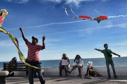 Papalote, cometa, barrilete, lechuza, volantín, chiringa y piscucha son solo algunas de las palabras utilizadas en América Latina para este juguete