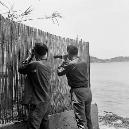 Paparazzi tratan de vulnerar las barreras que protegen la casa de Brigitte Bardot en Saint-Tropez