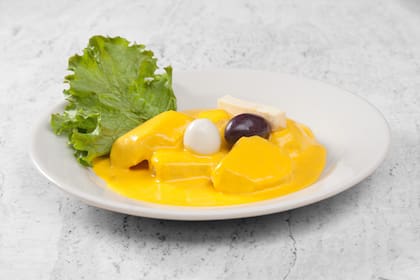 Papas a la huancaína, como en Perú.