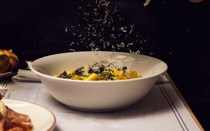 Pappardelle con crema de funghi y aceite de trufa en La Piccola