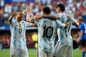 Los puntajes de la selección, con el brillo y la luz de Messi para iluminar el camino