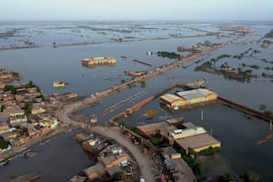 Imágenes de las inundaciones en Paquistán: un tercio del país está bajo el agua y hay 1130 muertos