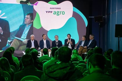 "Para abordar la necesidad cada vez más urgente de que los sistemas agrícolas se adapten a los desafíos climáticos que afectan a los suelos, los rendimientos y, en consecuencia, la rentabilidad, LDC tiene un rol estratégico debido a su proximidad a los productores, para impulsar la adopción de prácticas que ayuden a producir bienes agrícolas de manera más sustentable”, explicó Blanchard