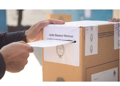 Para agilizar el procedimiento de la votación, la Cámara Nacional Electoral (CNE) puso a disposición de la ciudadanía el padrón oficial.