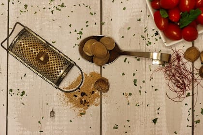 Para algunas personas, consumir nuez moscada puede ser más perjudicial que beneficioso si tienen alguna enfermedad o situación particular (Foto ilustrativa: PIXABAY)