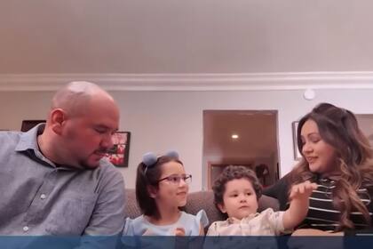 Para Ana y Octavio, los padres de Eva, explican que tener una hija con altas capacidades intelectuales supone tanto alegría como retos significativos (Instagram)