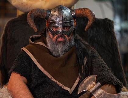 Para añadir un toque de originalidad y diversión, el evento cuenta con la participación de cervecerías con ambientación especial y muy instagrameables. Por ejemplo, en San Telmo, el bar Valhalla ofrece una experiencia vikinga completa.