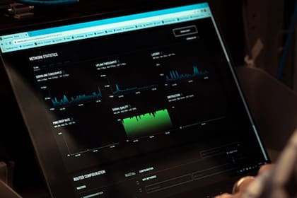 Para aquellos que trabajan para empresas que han adoptado el teletrabajo el plan residencial estándar de Starlink es una opción interesante. (Starlink)