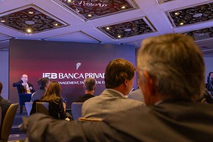 Para Arriazu, la dolarización difícilmente "sea posible"