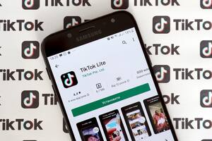 TikTok prueba pagarle a nuevos usuarios por ver videos en la plataforma
