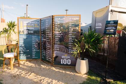 Para celebrar un siglo de Corona, la marca creó el Corona Beach 100, una guía seleccionada de algunas de las playas más impresionantes del mundo.
