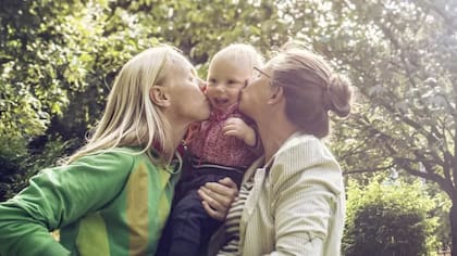 Para ciertas parejas LGBTQ, las donaciones de esperma se han vuelto cada vez más atractivas ya que abren un mundo de posibilidades