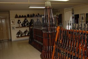Para comprar armas tradicionales en EE.UU. es necesario cumplir con ciertos requisitos