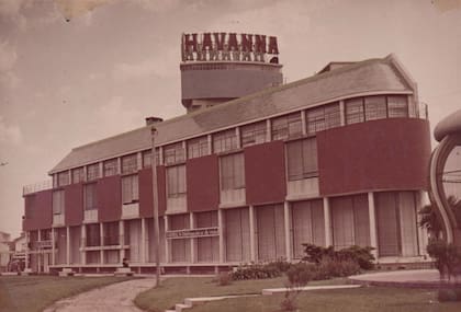 Para construir la nueva fábrica de Havanna los socios pensaron en un lugar que fuera estrátegico, frente al mar