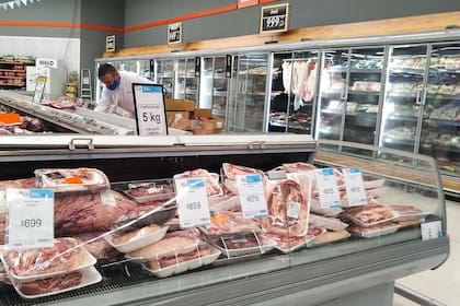 Para contener la inflación, el Gobierno puso precios cuidados