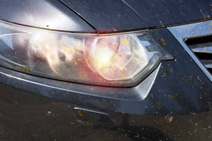 Para corregir las ópticas amarillentas u opacas existen kits de restauración de faros