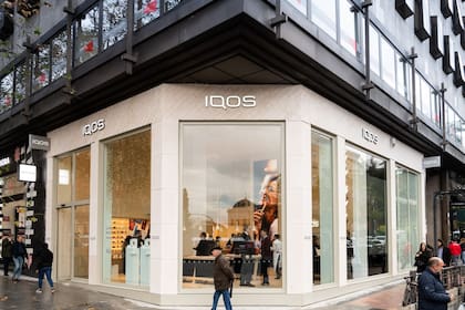 Para dar a conocer los productos libre de humo, Philip Morris abrió flagship de Iqos en diferentes ciudades del mundo