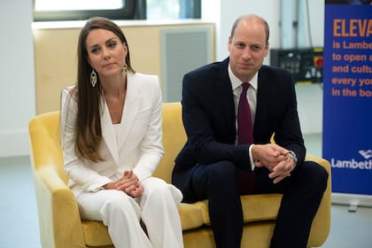 Para Davies, Guillermo y a su esposa, Kate Middleton, son “perfectos” para el papel de rey y reina