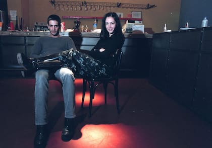 Para Echarri, la obra Puck fue su debut en teatro mientras que Paola Krum ya había formado parte de diversos espectáculos