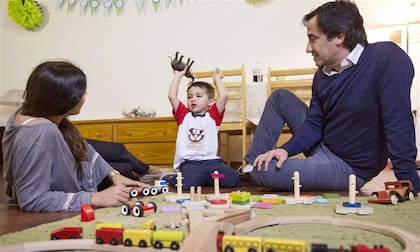 Para el Día del ni?o, el regalo de Adolfo y Luliana Amberlín a su hijo Peppo será pasar el día juntos