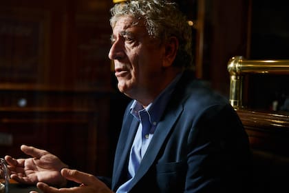 Para el politólogo italiano, las democracias atraviesan una crisis a nivel global