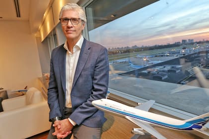 Luis Malvido, expresidente de Aerolíneas Argentinas, aseguró que todas las rutas internacionales que opera la firma dan pérdida 