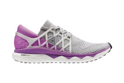 Para entrenar, zapatillas livianas. Reebok, $2599.