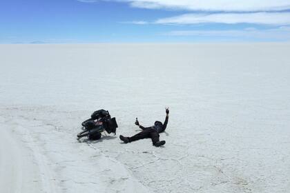 Para Garner lo más difícil fue seguir el viaje sin su amigo y hacer largas distancias en desierto