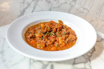 Para hacerle frente al frío, este guiso de lentejas de Ninina puede llegar a casa envasado al vacío, listo para cocinar y no perder ni un poco de su gracia