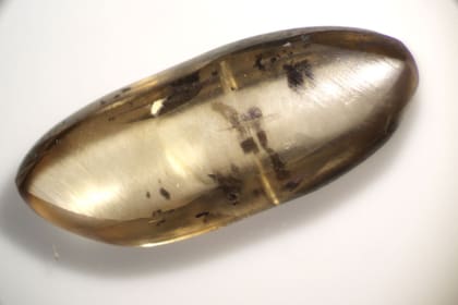 Para hallar la piedra usaron palas y tamizadores de una tienda de descuento