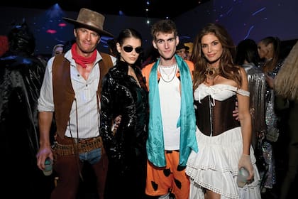 Para Halloween de 2022, la familia al completo en una fiesta en Beverly Hills