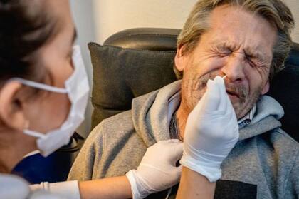 Para Hunter, en la ausencia de una vacuna una segunda ola es "inevitable".